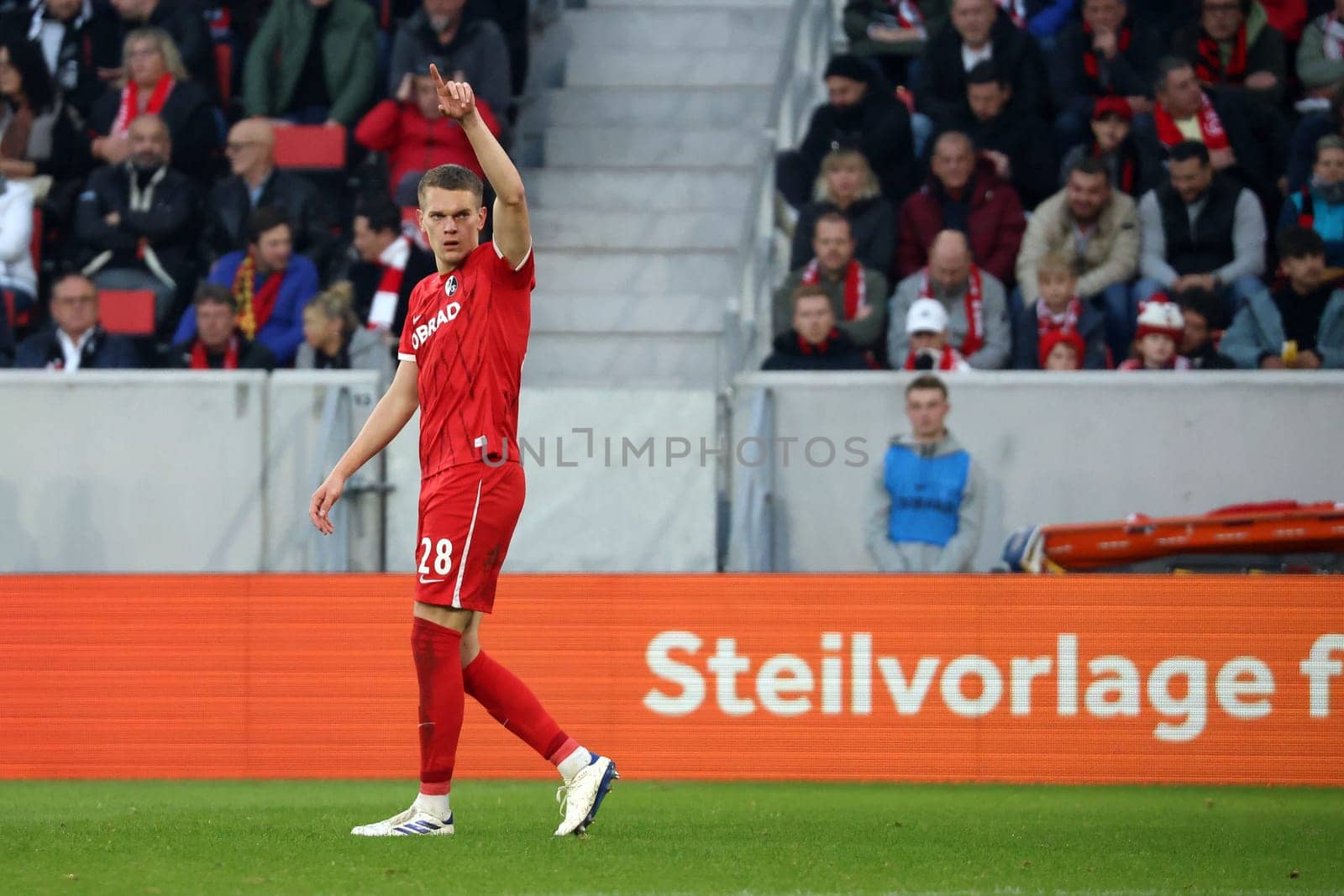 Matthias Ginter (SC Freiburg) at the match of the 1st FBL: 24-25: 1st FBL: 24-25: 9th Sptg. SC Freiburg - FSV Mainz 05  DFL REGULATIONS PROHIBIT ANY USE OF PHOTOGRAPHS AS IMAGE SEQUENCES AND/OR QUASI-VIDEONann  Photo: Joachim Hahne/johapress