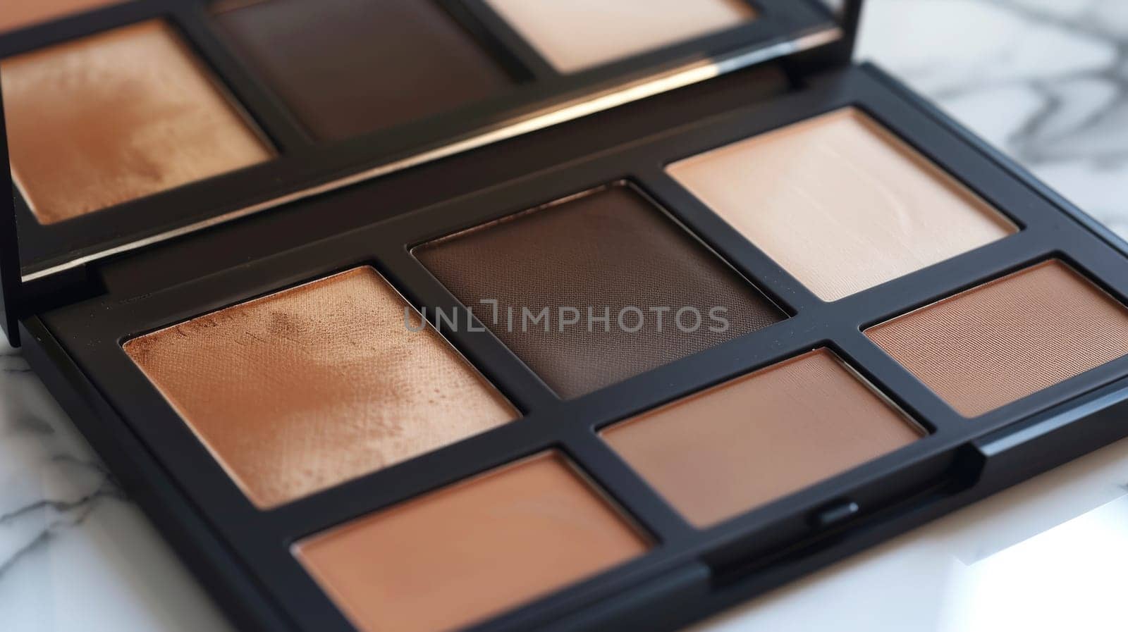 Contour palette with multiple shades for sculpting and highlighting.