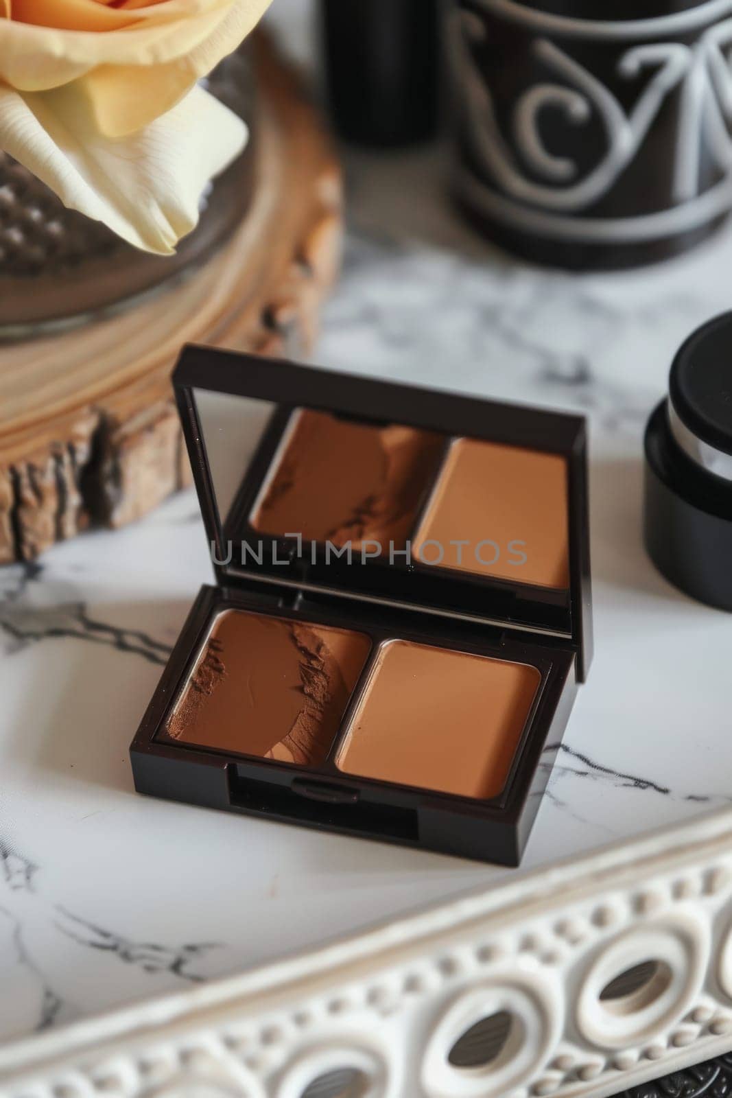 Cream contour kit for easy sculpting.