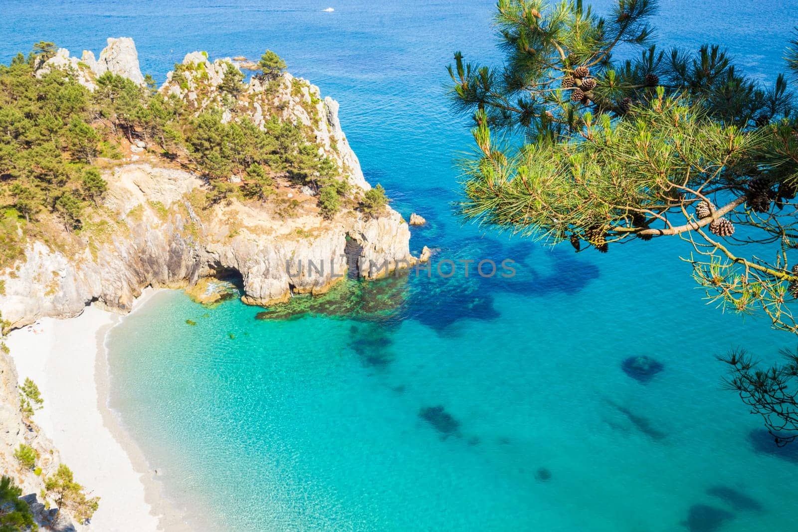 Virgin island's creek known as Point of Saint Hernot in Crozon, Brittany, France