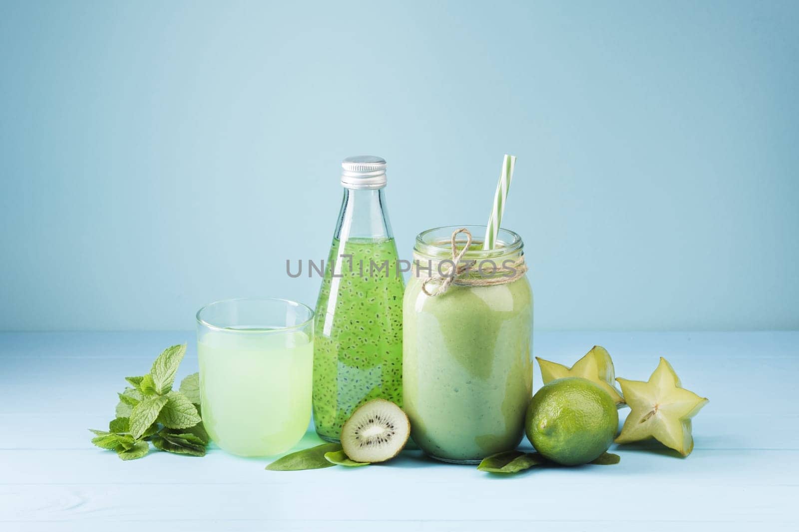 front view green smoothie drinks