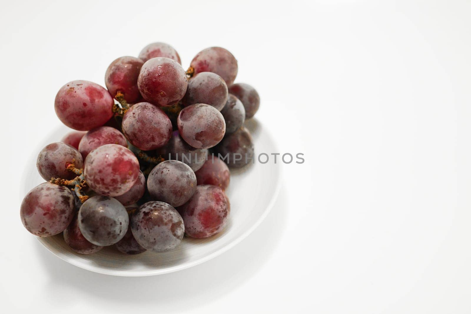 Purple bubble and white dish image. Shooting Location: Tokyo metropolitan area