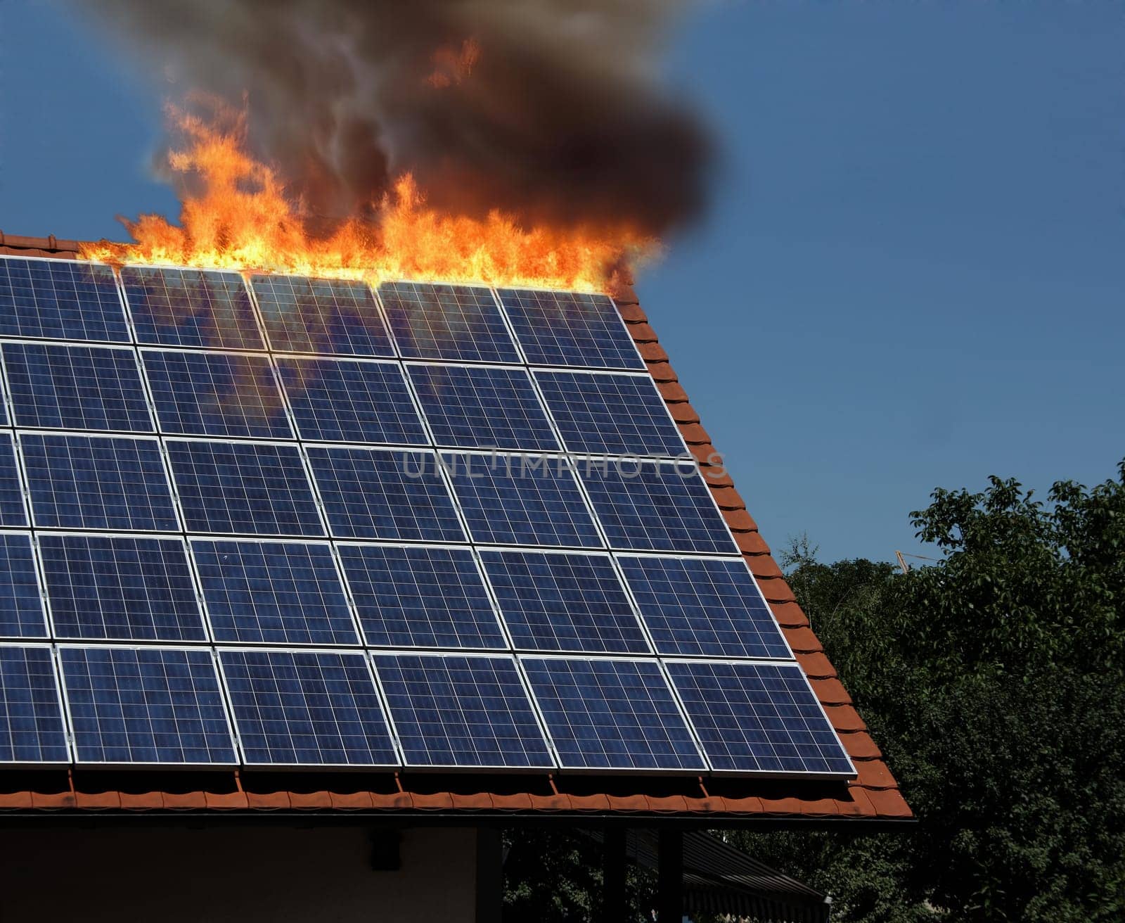 If you take out property insurance, you should also insure your photovoltaic system.