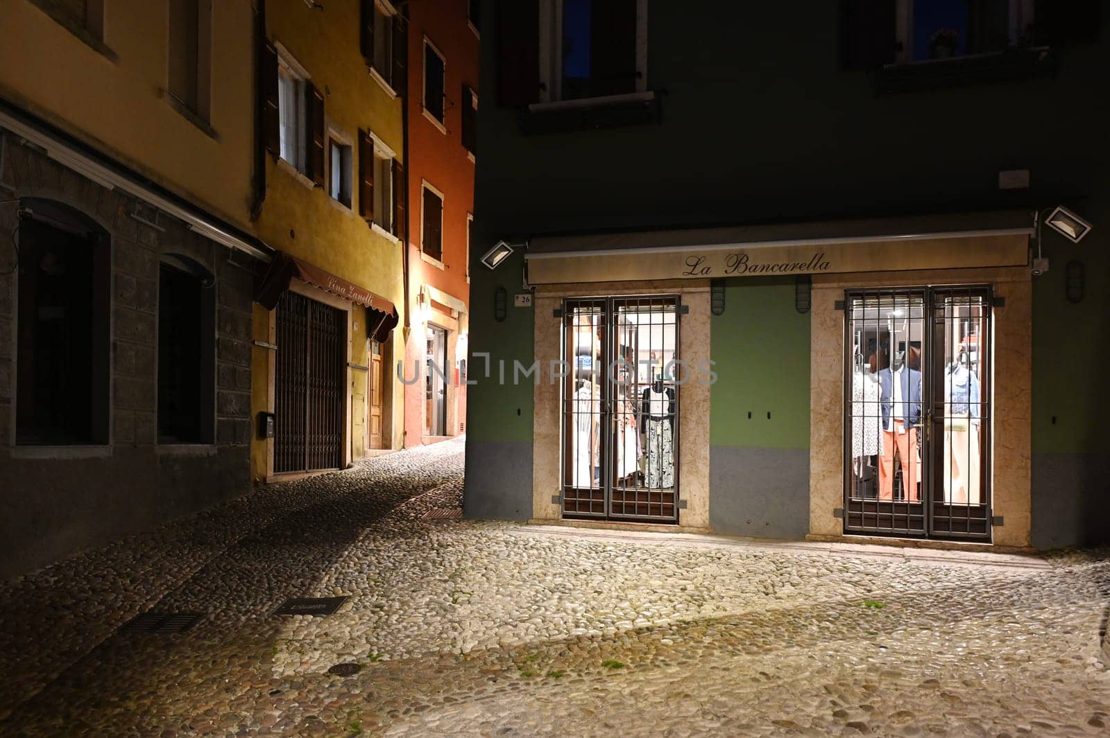 Gasse in Malcesine, abends