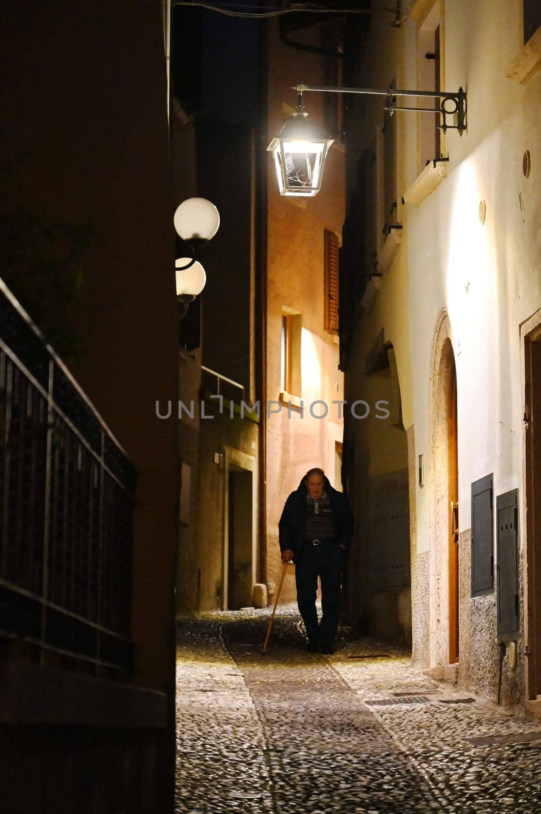 Gasse in Malcesine, abends
