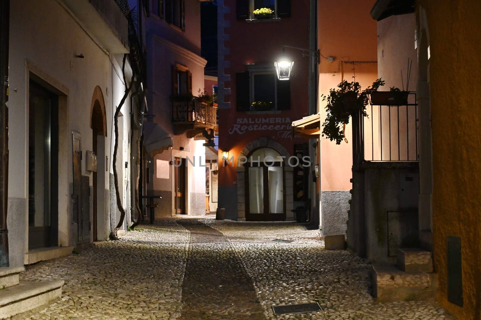 Gasse in Malcesine, abends