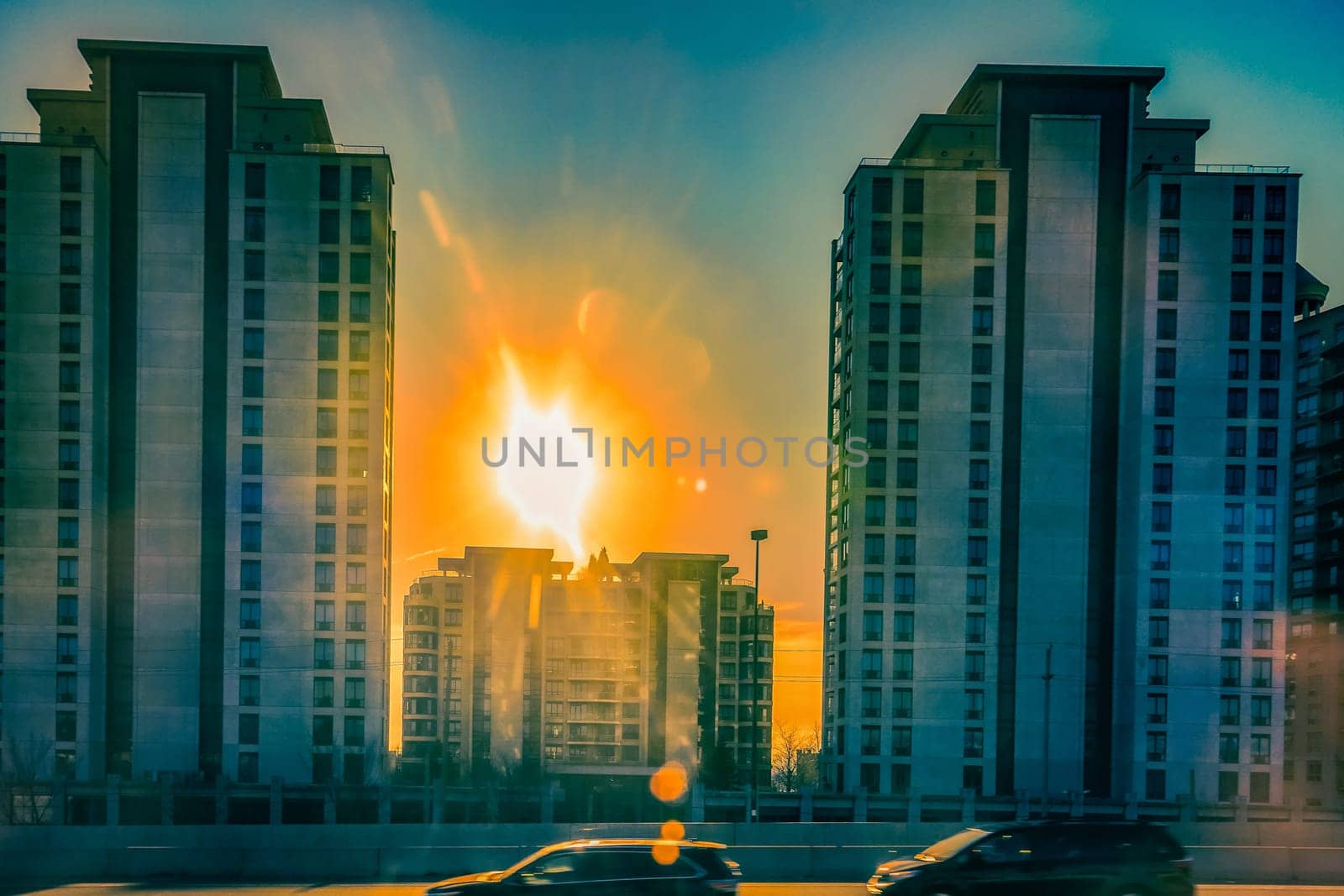 A city bathed in the setting sun. Shooting Location: Toronto