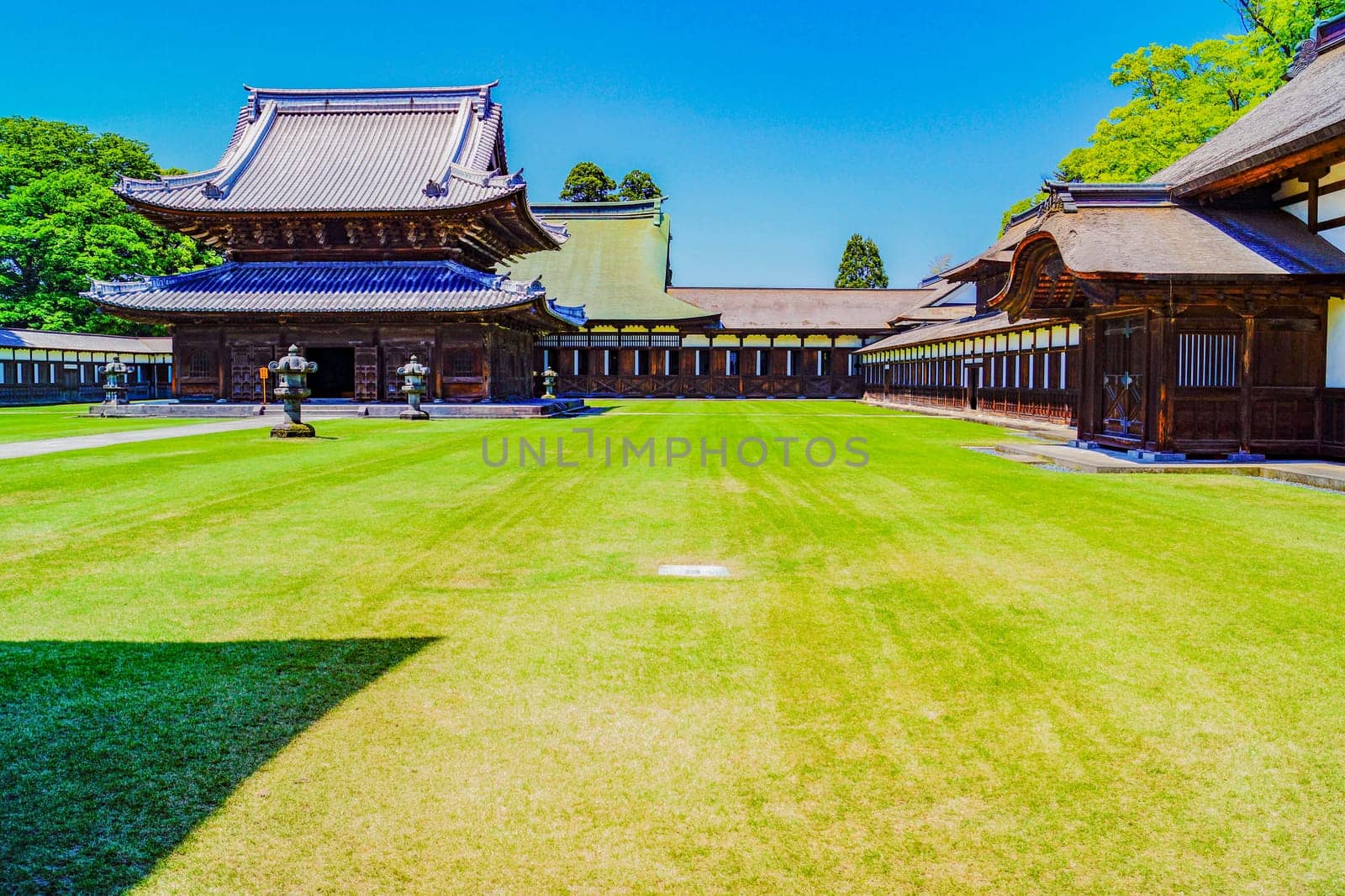 Historic Japanese temple building. Shooting Location: Niigata Prefecture