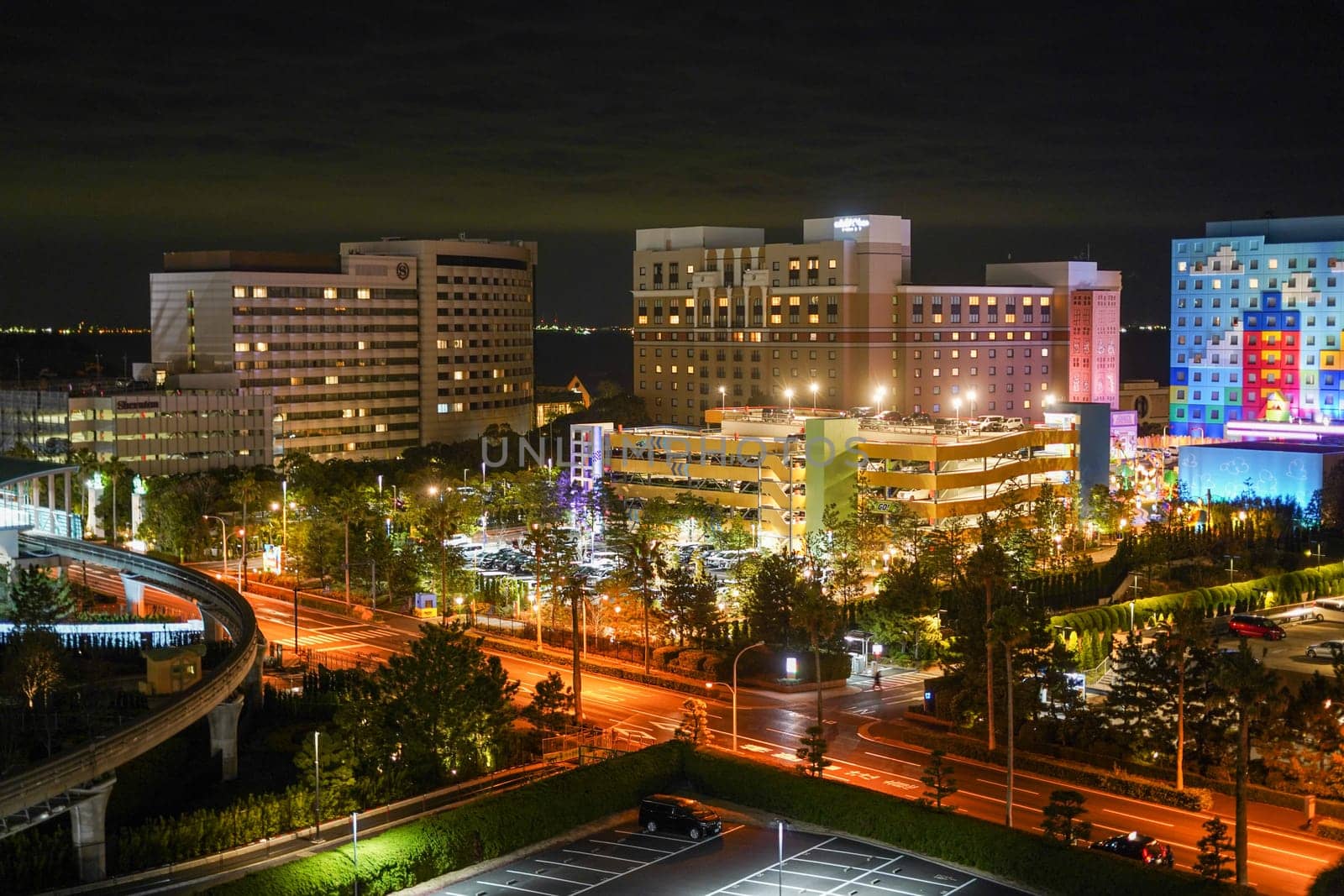 Night view with cranes and glowing buildings. Shooting Location: Chiba prefecture