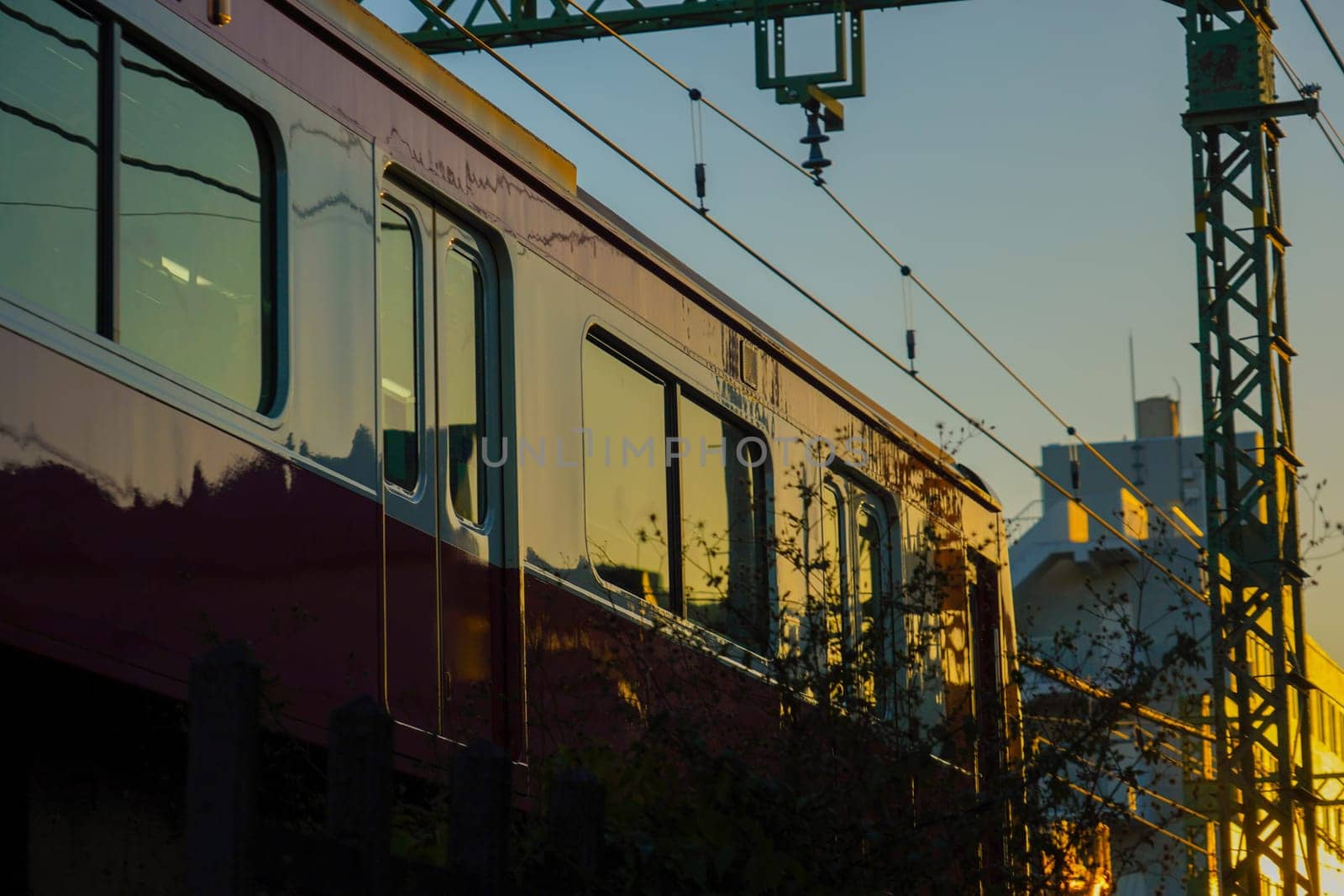 Train window reflecting the sunset. Shooting Location: Kanagawa Ward, Yokohama City