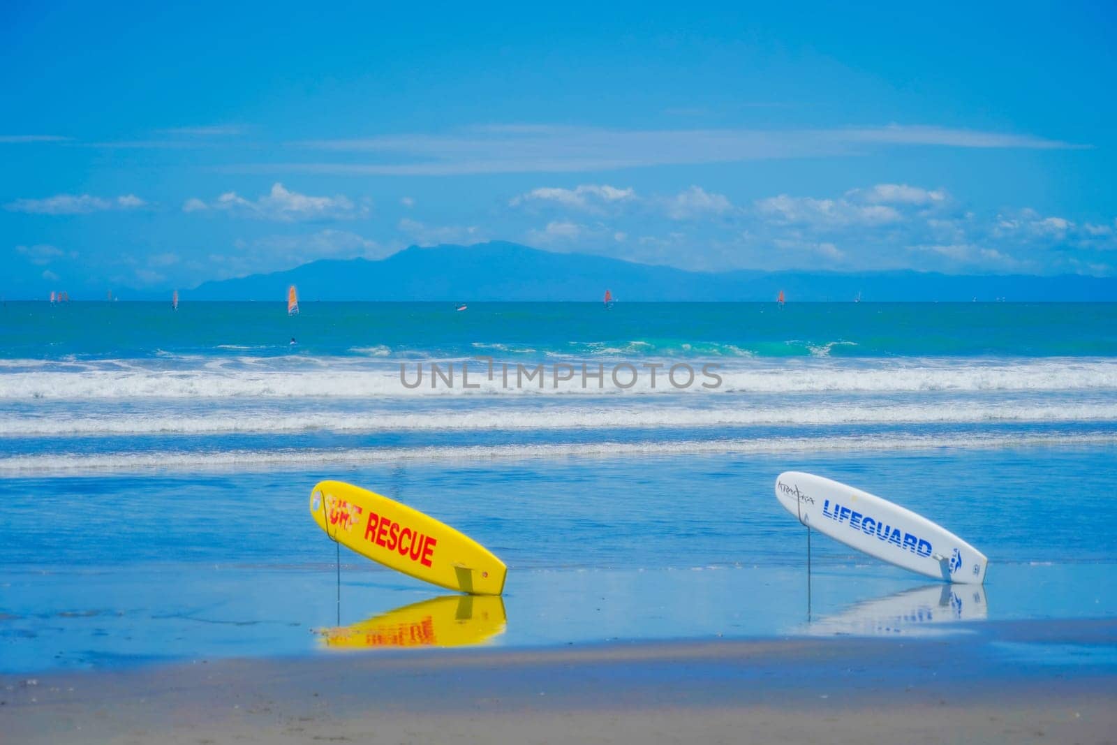Shonan beach and waves. Shooting Location: Kamakura City, Kanagawa Prefecture