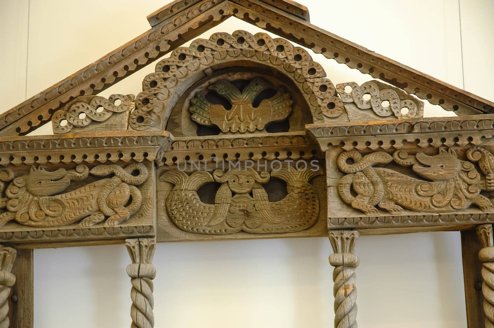 Carving on wood on cash and cantikas. Ancient Russian creativity. Museum of Russian Culture.