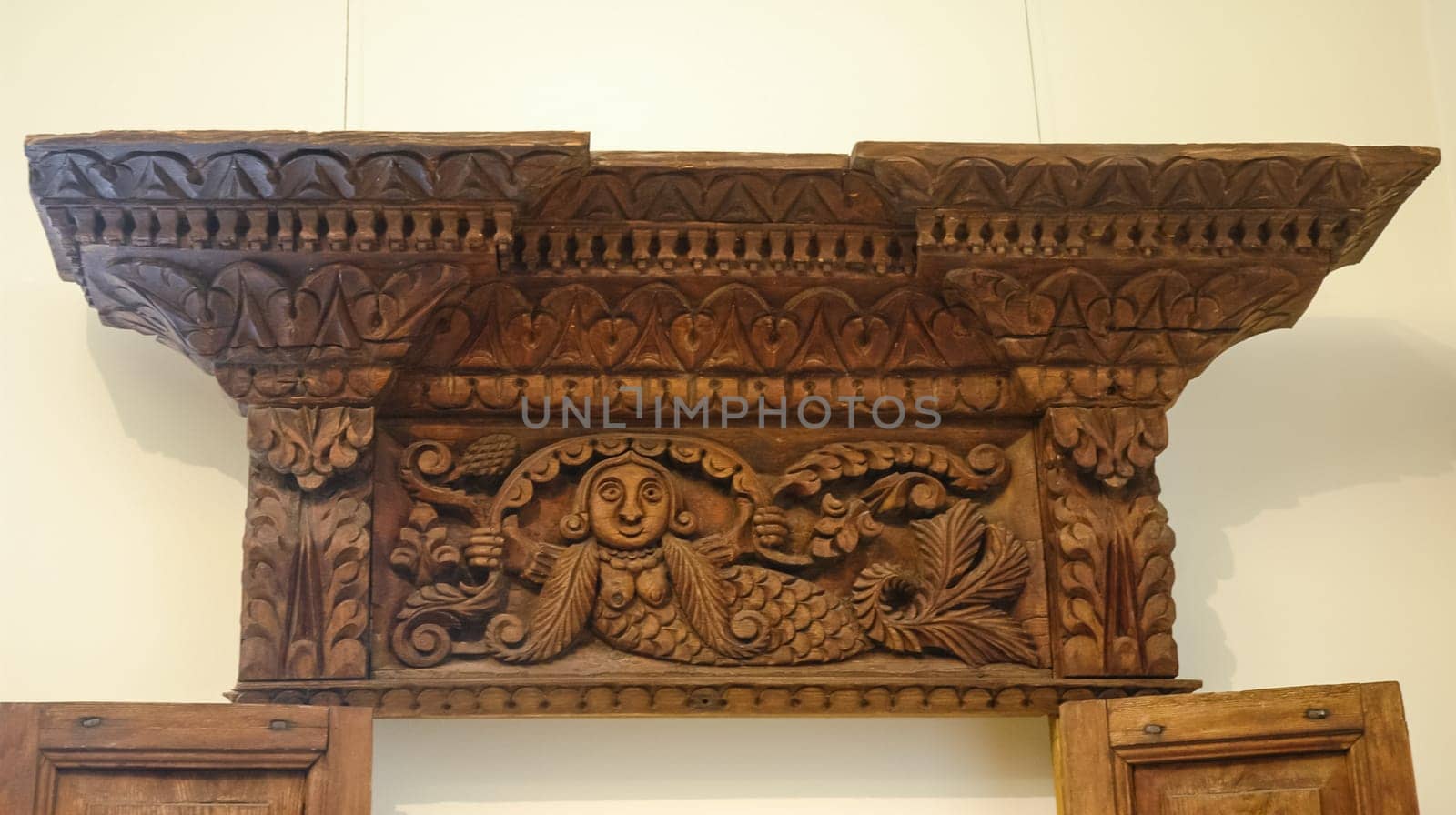 Carving on wood on cash and cantikas. Ancient Russian creativity. Museum of Russian Culture.
