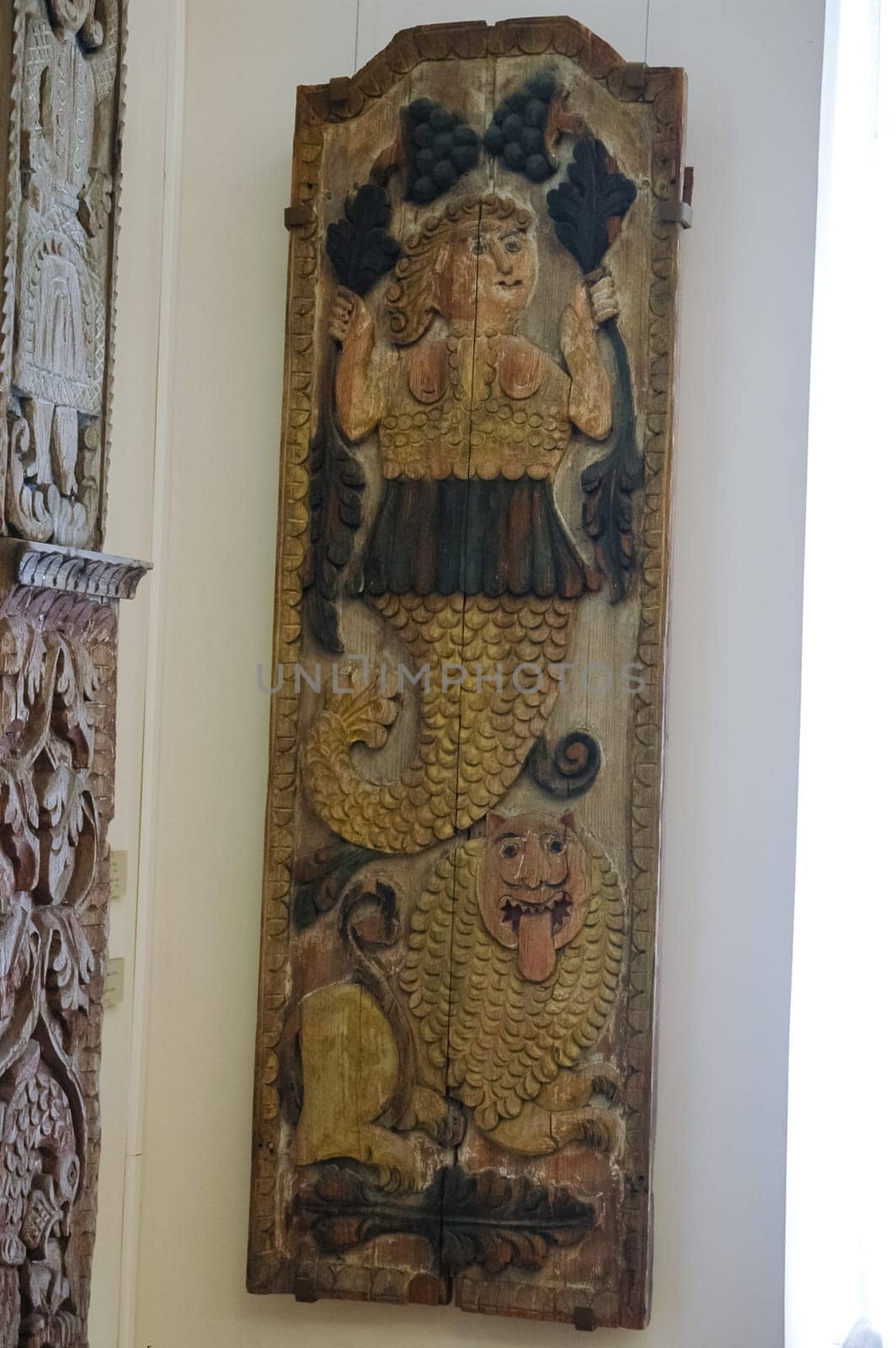 Carving on wood on cash and cantikas. Ancient Russian creativity. Museum of Russian Culture.