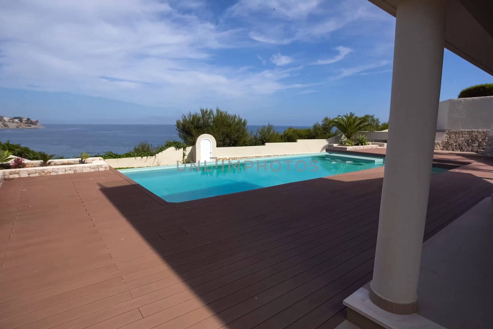 A small house with a swimming pool on the shores of the Mediterranean Sea. Accommodation in Spain.
