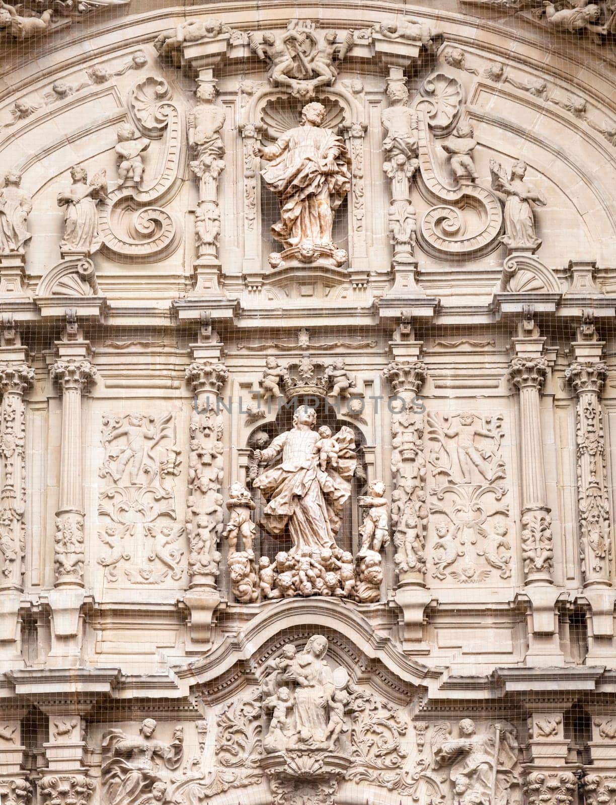 Elaborate sculptures adorn the exterior of the Concatedral de Santa Maria de la Redonda de Logrono