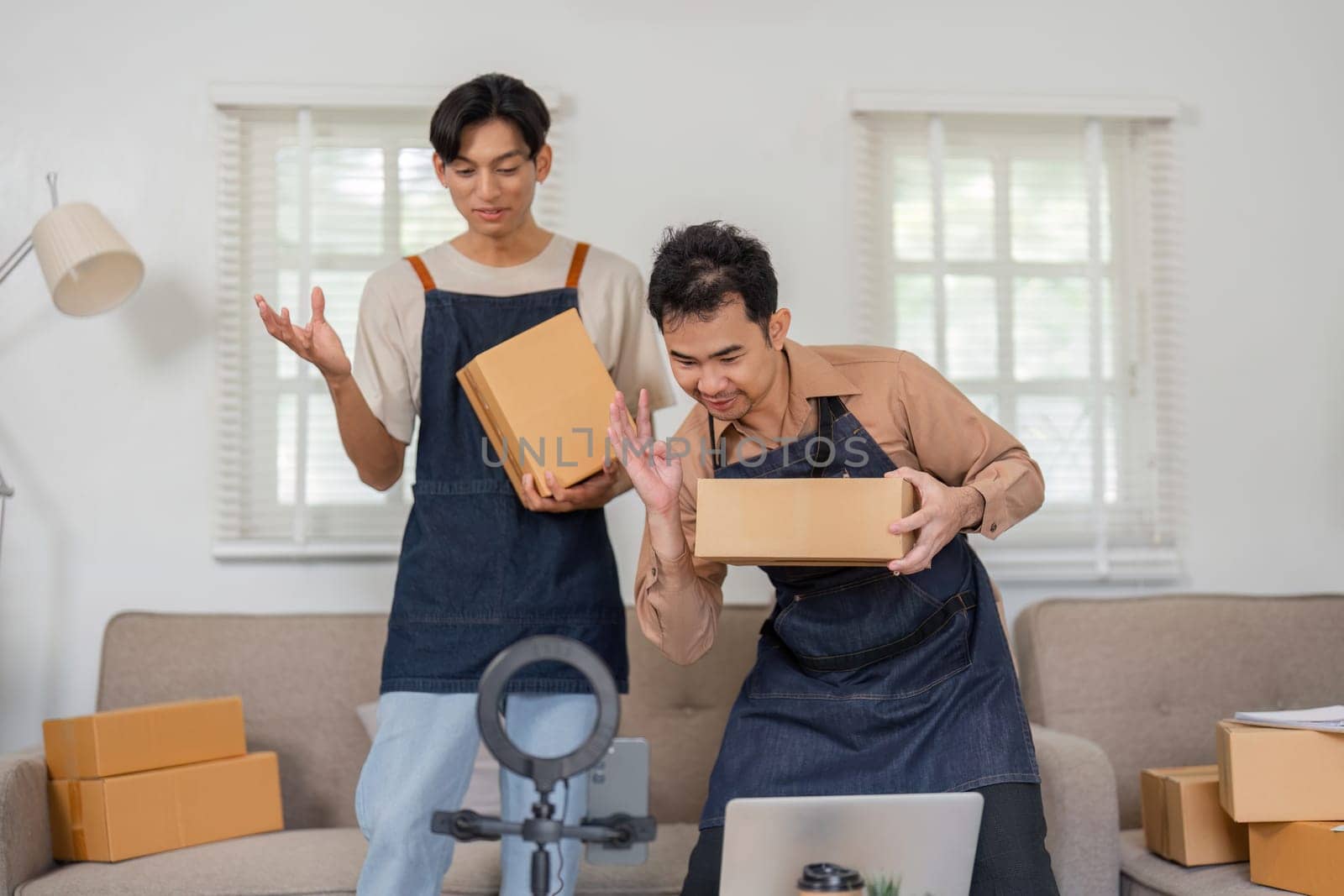 Two online sellers present their products while preparing for a live session, emphasizing creativity and entrepreneurship.