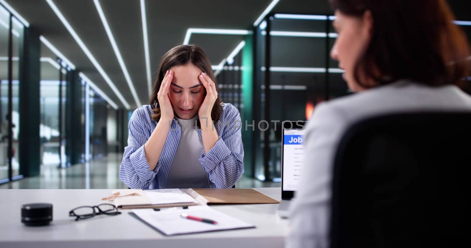 Female Manager Investigates Disciplinary Meeting Fail With Young Woman
