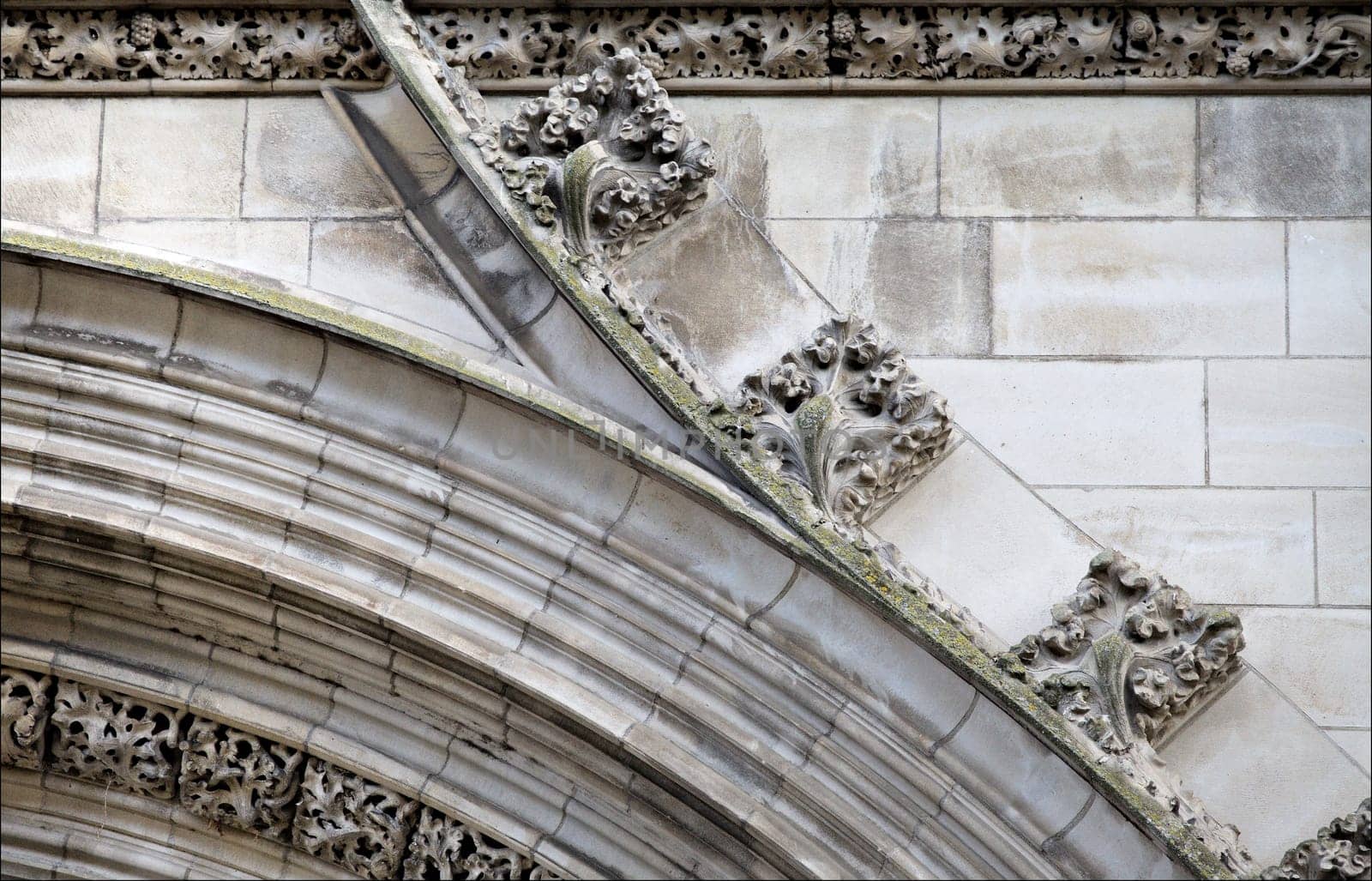 Explore the fascinating stone carvings and architectural features of Cathedral Saint-Etienne in Toulouse, France.
