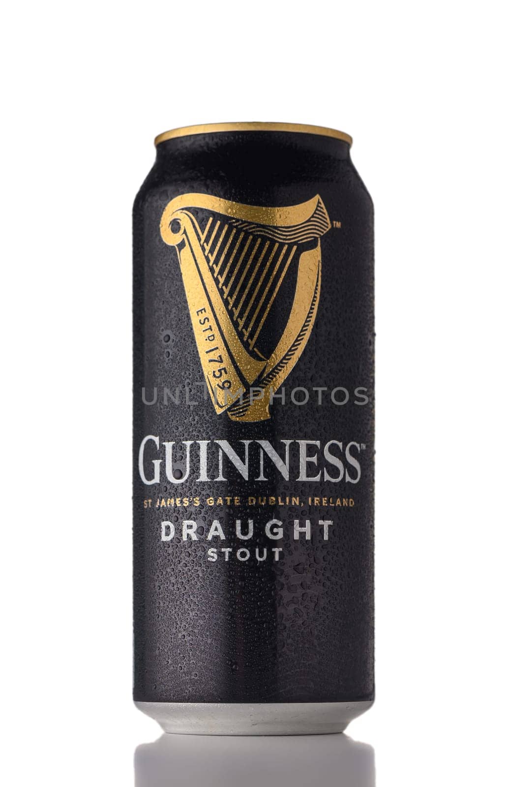 Gaziveren Cyprus -03.03.2025 Guinness Draught Beer Tin 440 ml A sleek black can containing creamy stout showcases a famous Irish brew, symbolizing tradition and craftsmanship.