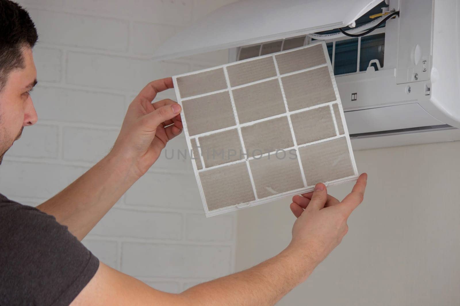 Cleaning Air Conditioner Filter for Better Air Quality.