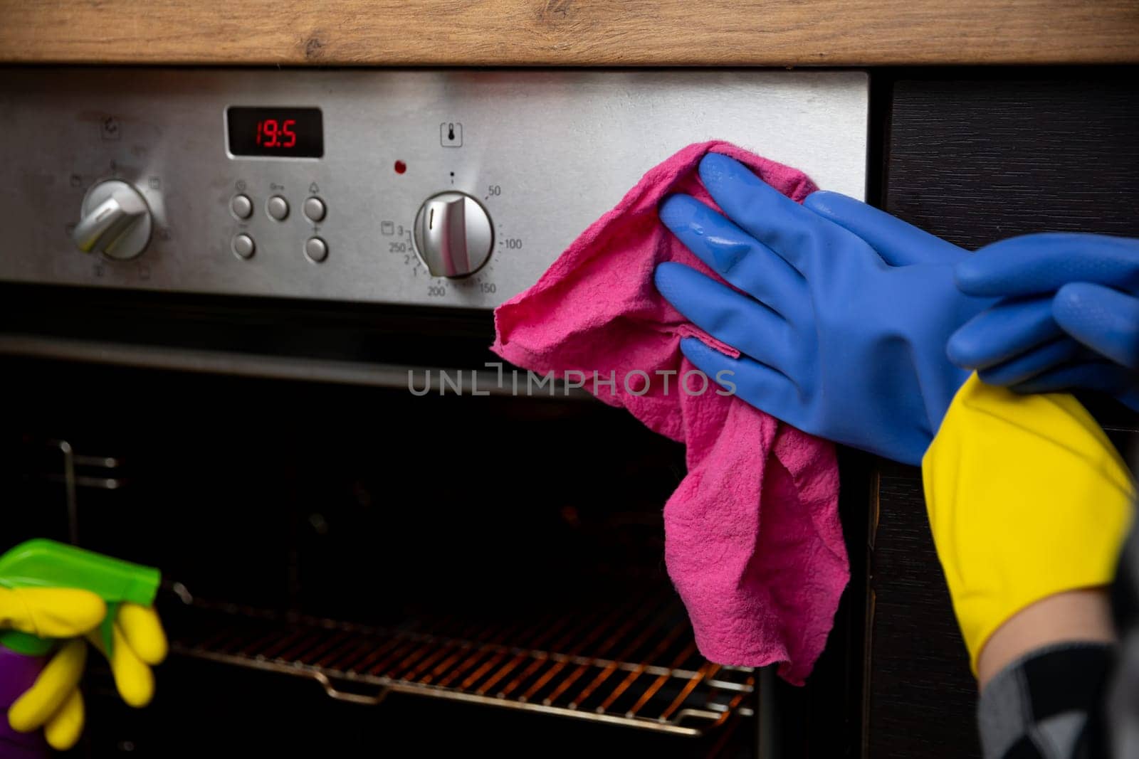 Cleaning an oven essential tools and techniques for a tidy kitchen, ensuring efficiency and hygiene