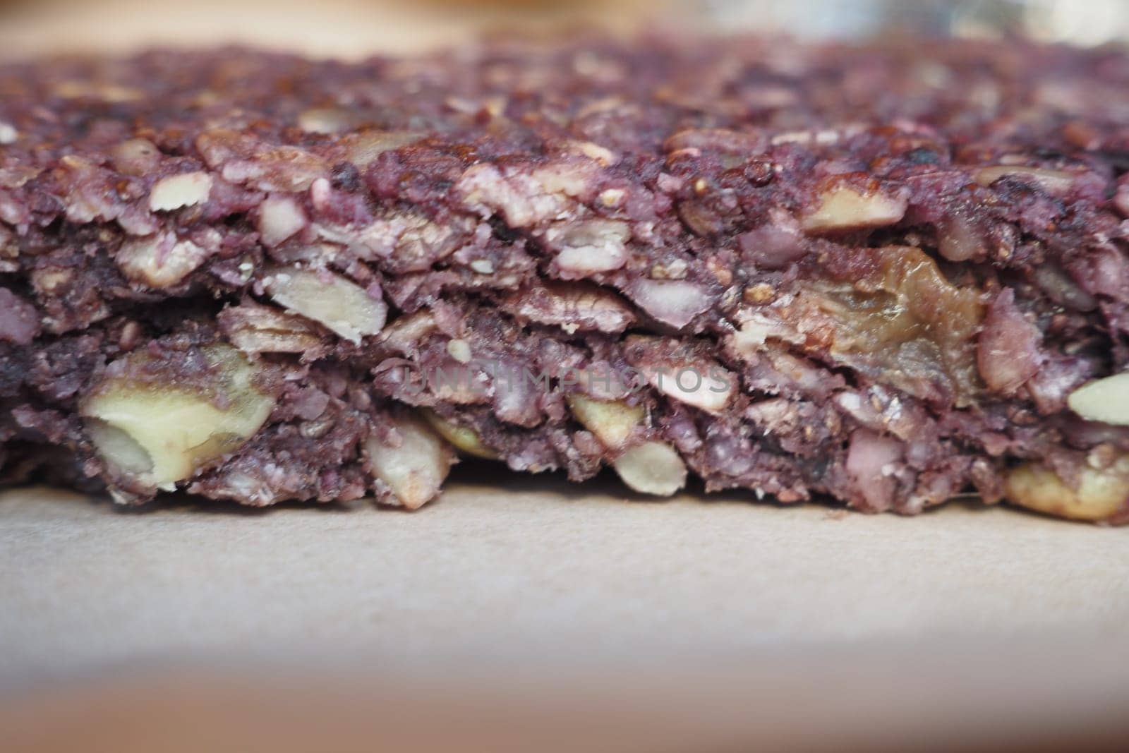 Satisfying granola bar made with nutritious ingredients and textures.