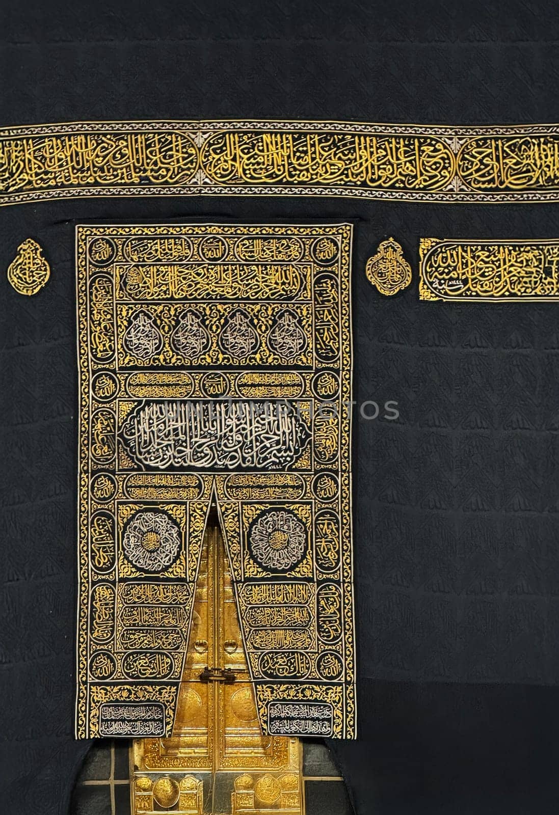 Mecca, Saudi Arabia - May 02, 2024 : The door of the Kaaba called "Multazam" at Grant holy mosque Al-Haram in Mecca Saudi Arabia. High quality photo