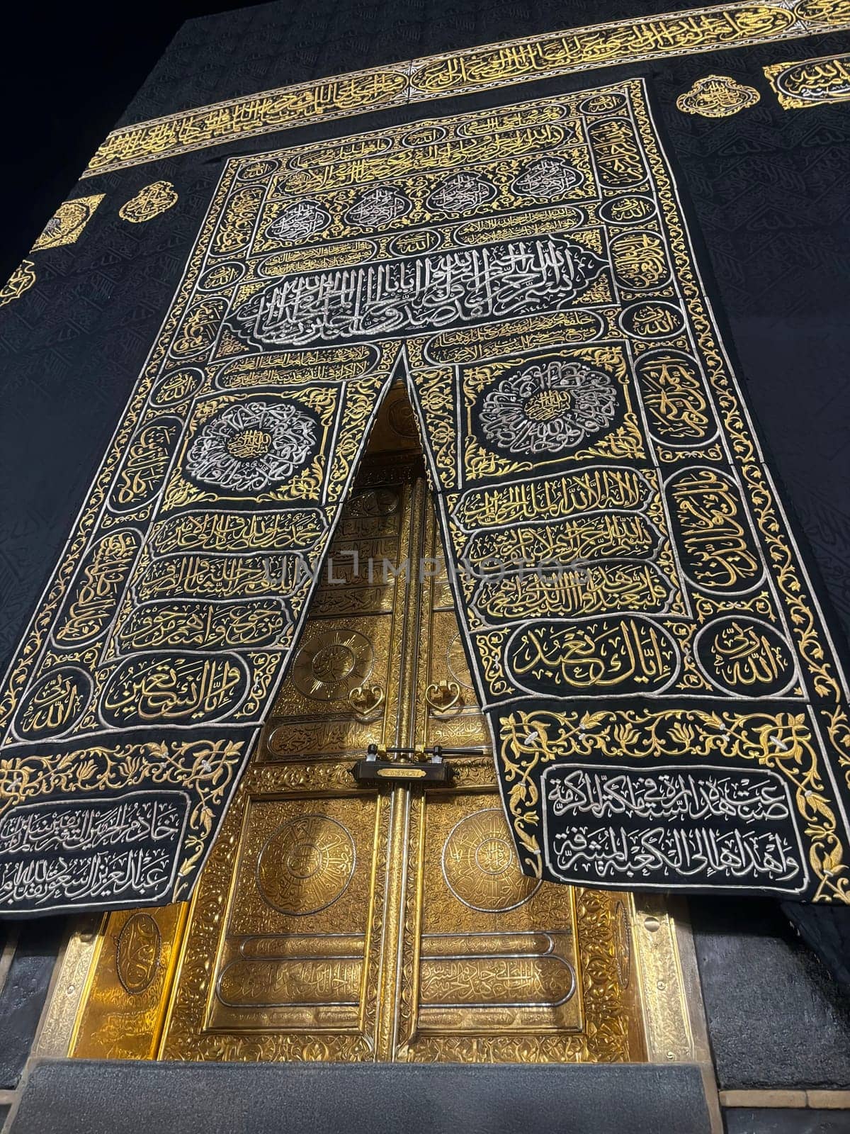 Mecca, Saudi Arabia - May 02, 2024 : The door of the Kaaba called "Multazam" at Grant holy mosque Al-Haram in Mecca Saudi Arabia. High quality photo