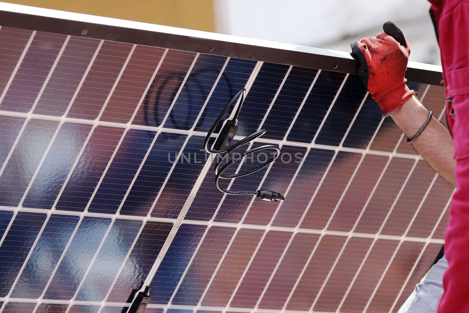 Installation of a photovoltaic system on a house roof