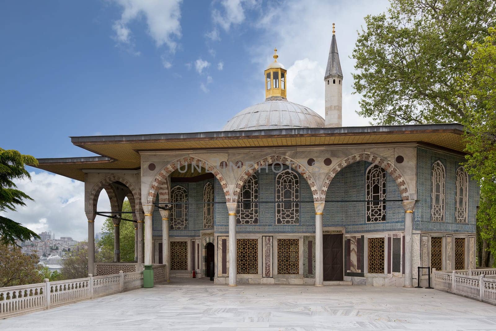 Exterior shot of Baghdad Kiosk, or Bagdat Kosku, located at the Fourth Courtyard of Topkapi Palace, decorated with floral blue mosaic tiles, Istanbul, Turkey