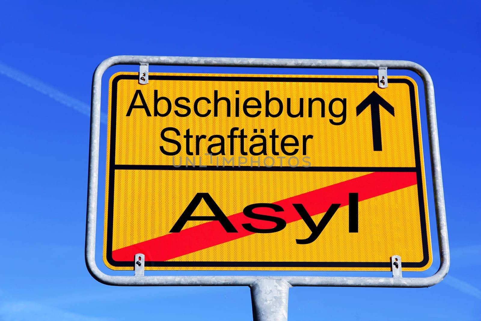 German street sign with the inscription Asylum and deportation offender