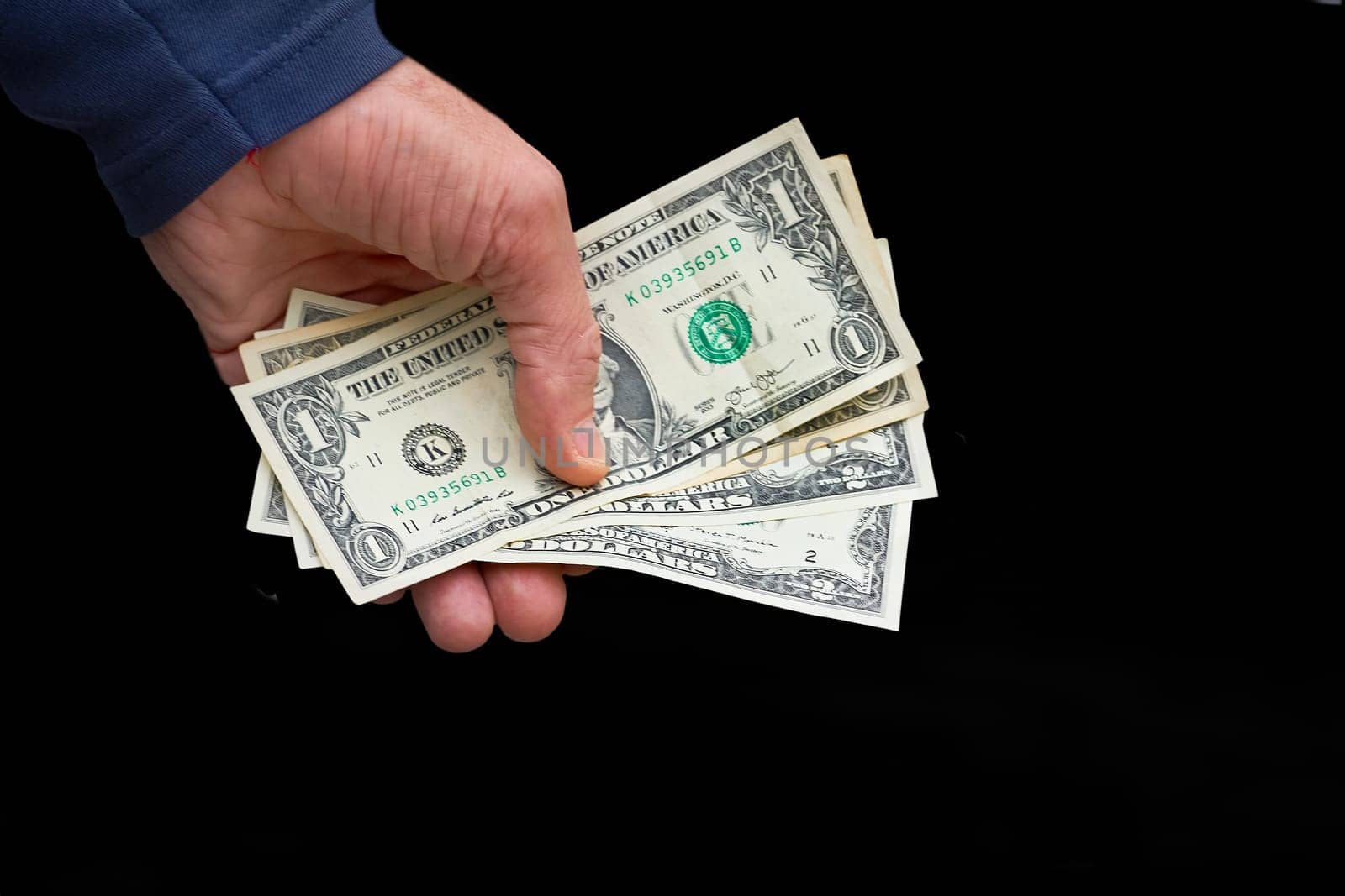 a current medium of exchange in the form of coins and banknotes, coins and banknotes collectively