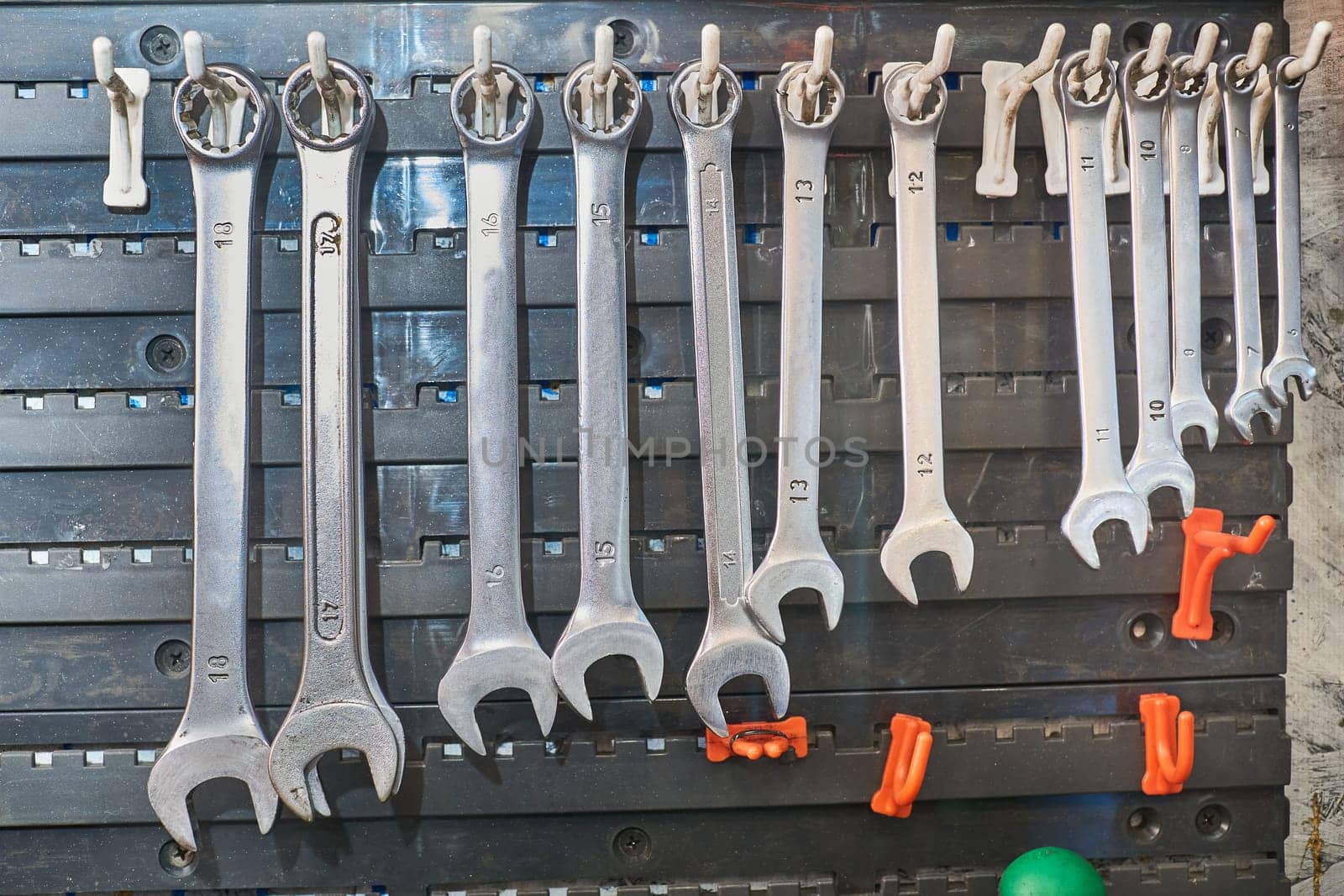 fix or mend,a thing suffering from damage or a fault, tools