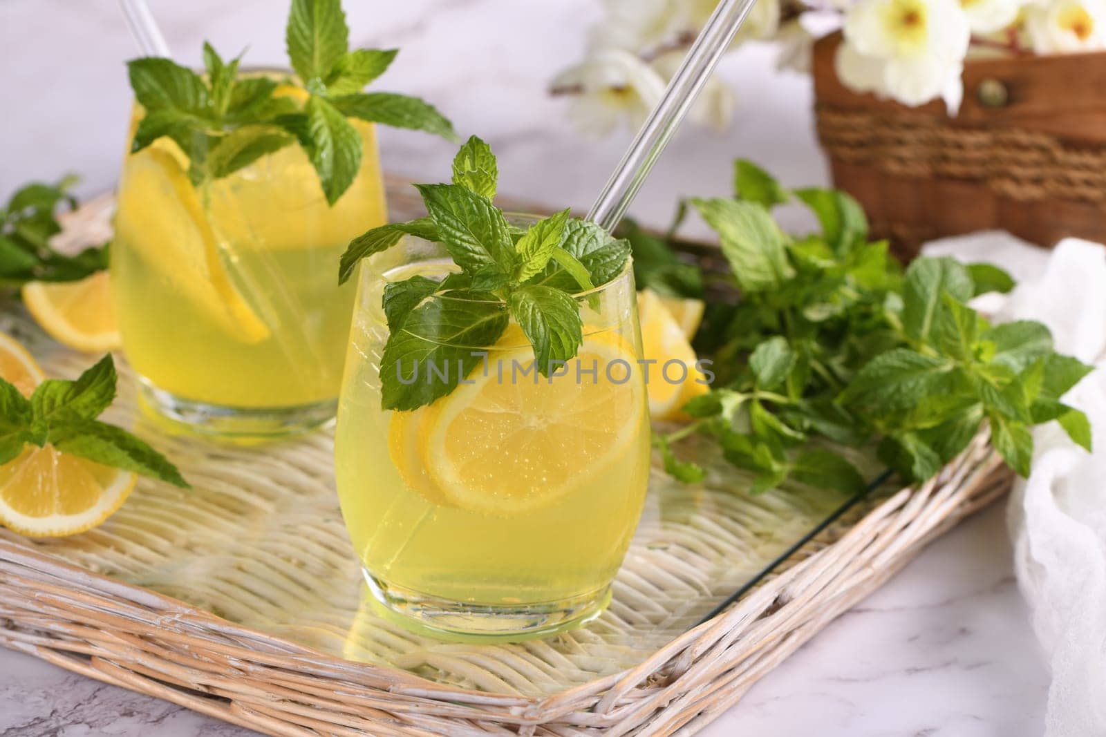 The Limoncello Spritz is a light, refreshing, cool cocktail made with lemon liqueur, prosecco and sparkling water, mint and a slice of lemon.