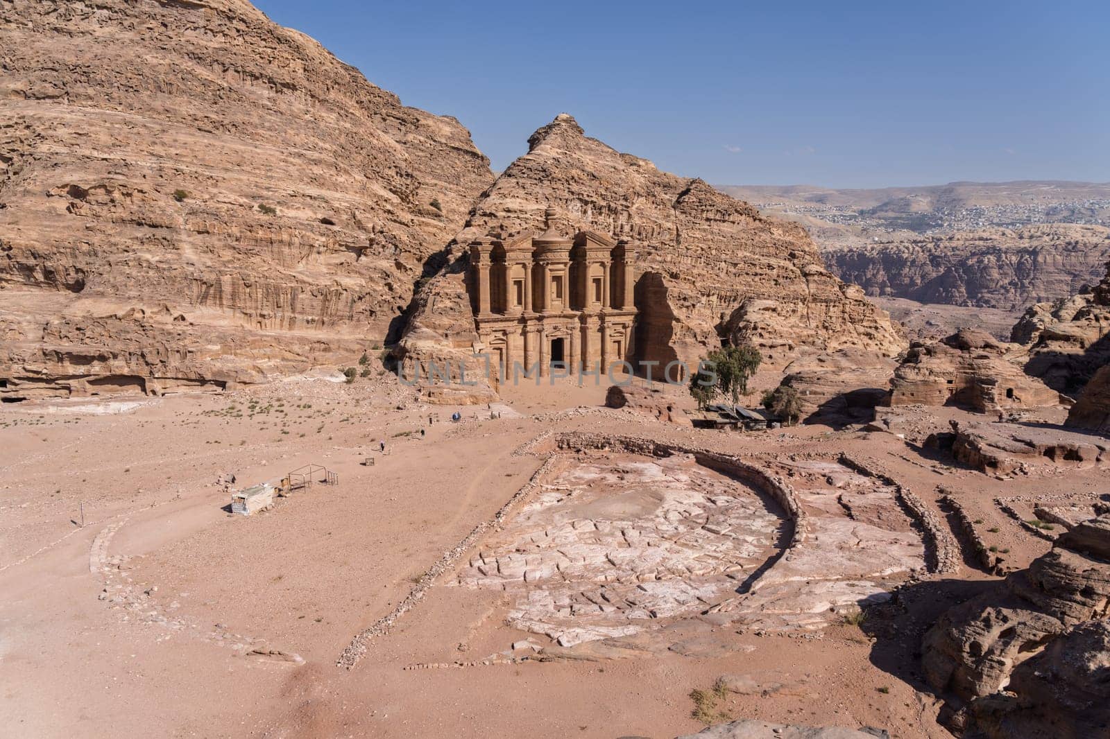 Destination of the Ad Deir trail is the Monastery carved out of the rock face wtih the Great Circle used to hold water from floods