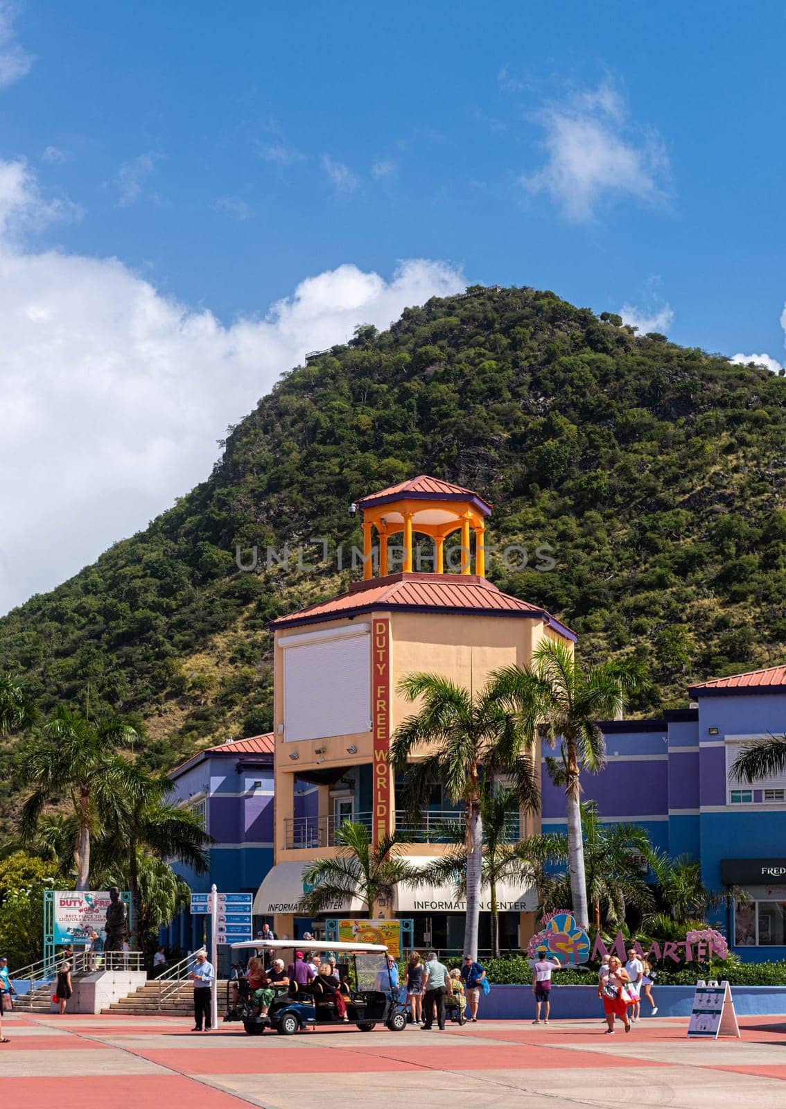 PHILIPSBURG, ST MAARTEN - Februrary 2, 2025: Port Shopping on Philipsburg St Maarten