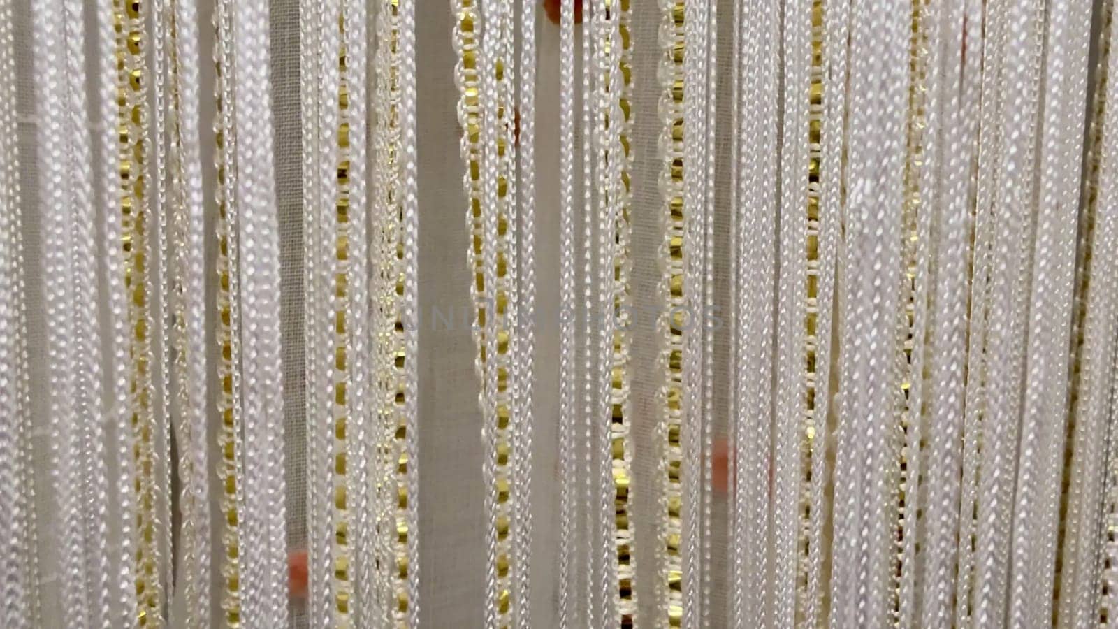 These charming decorative strings adorned with beautiful gold accents are perfect for enhancing your interiors