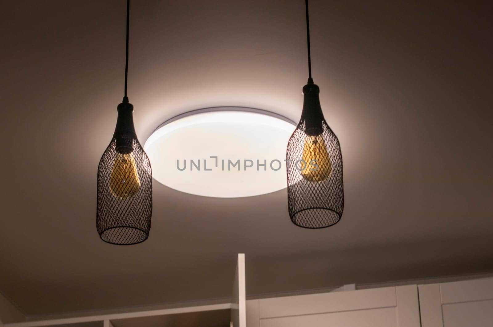 Decorative pedant lights in the modern apartment