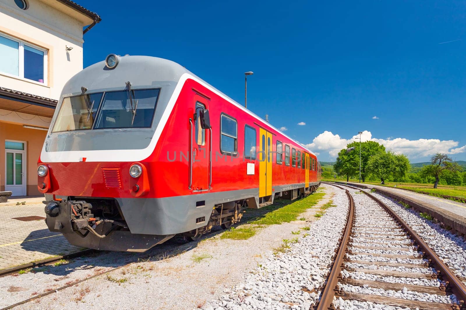 Regional diesel train, Slovenian public transport.
