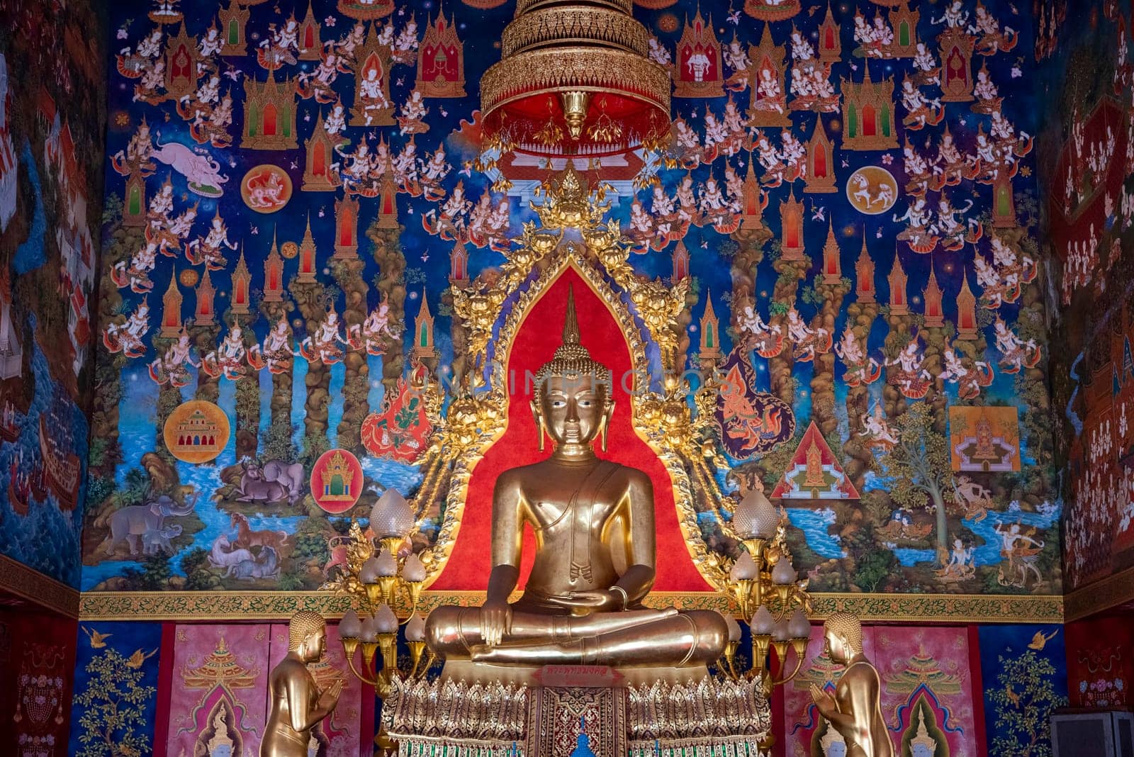 Inside the Wat Phlapphla Chai in City of Bangkok in Thailand.  Thailand, Bangkok, November, 6, 2024.