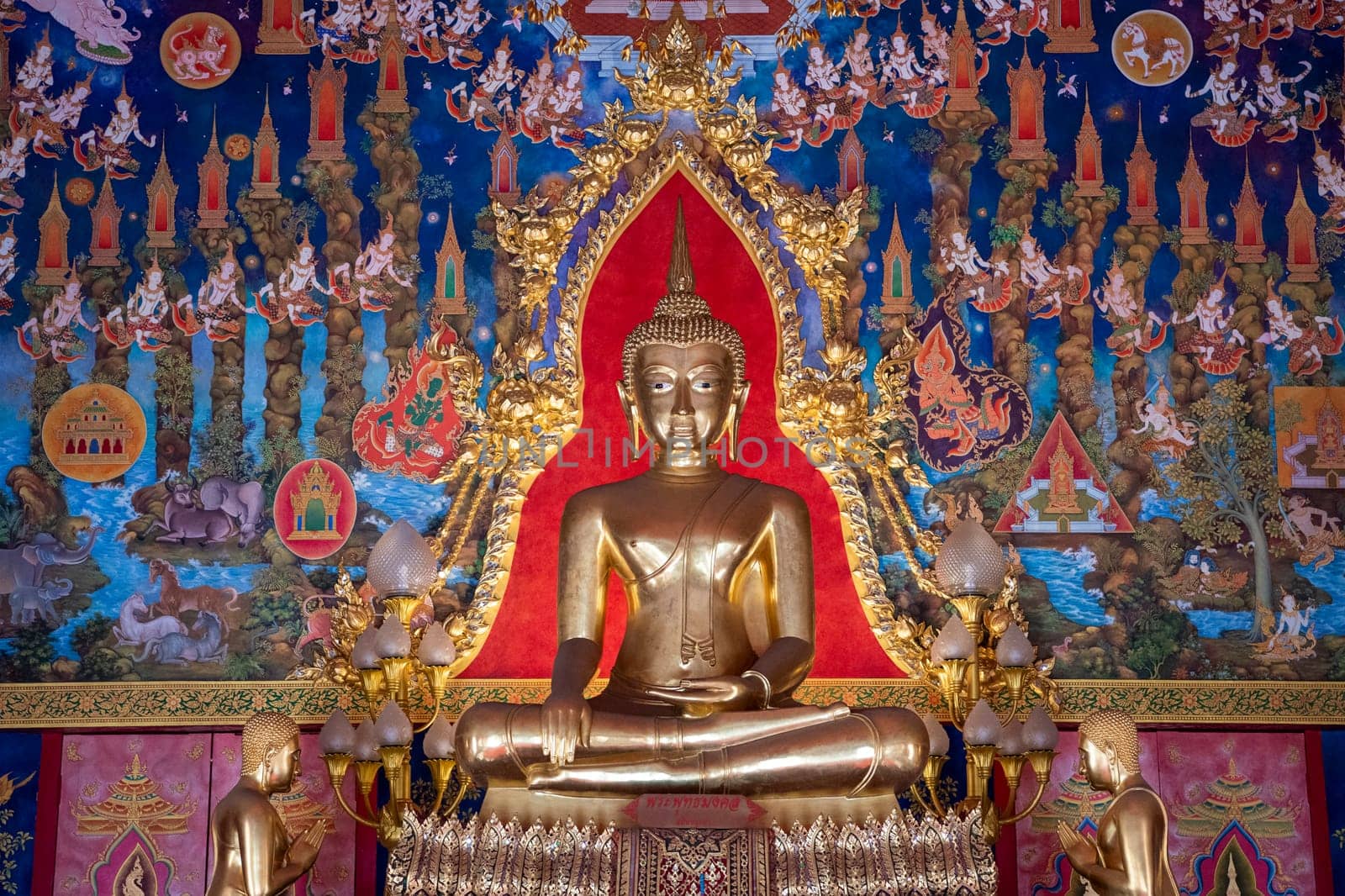 Inside the Wat Phlapphla Chai in City of Bangkok in Thailand.  Thailand, Bangkok, November, 6, 2024.