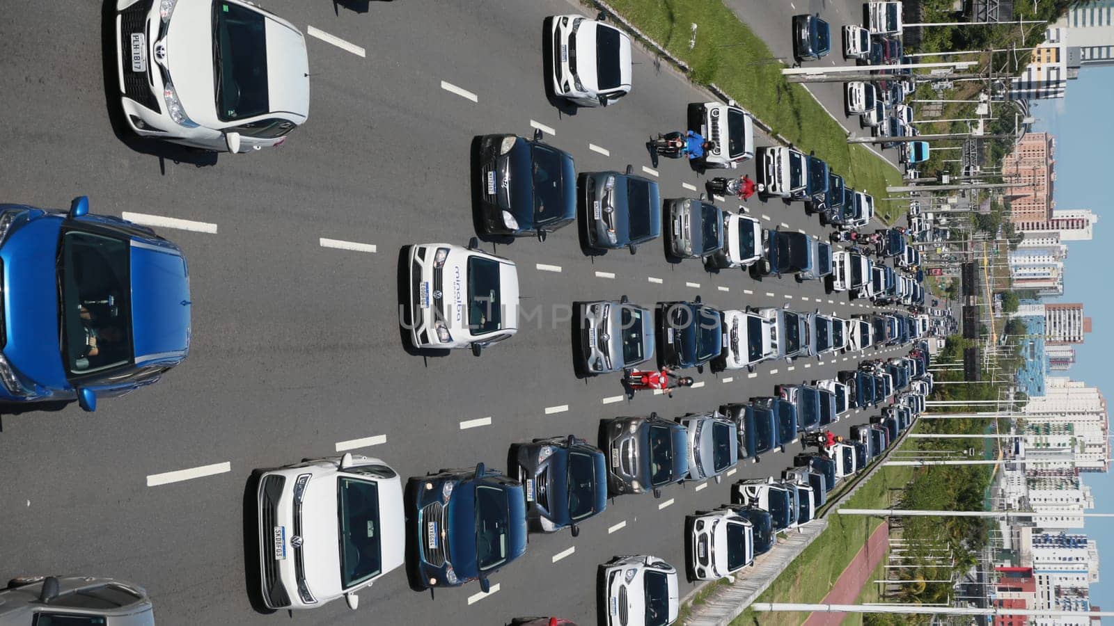 salvador, bahia, brazil: november 28, 2024: vehicles are seen in traffic jam on Luiz Viana Avenue in the city of Salvador.