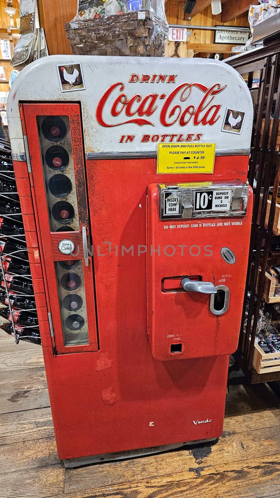 Sargent s Purchase, NH USA - 08.22.2024: Vintage Soda Dispenser A Nostalgic Glimpse into the Past, Classic Beverage Delivery System.