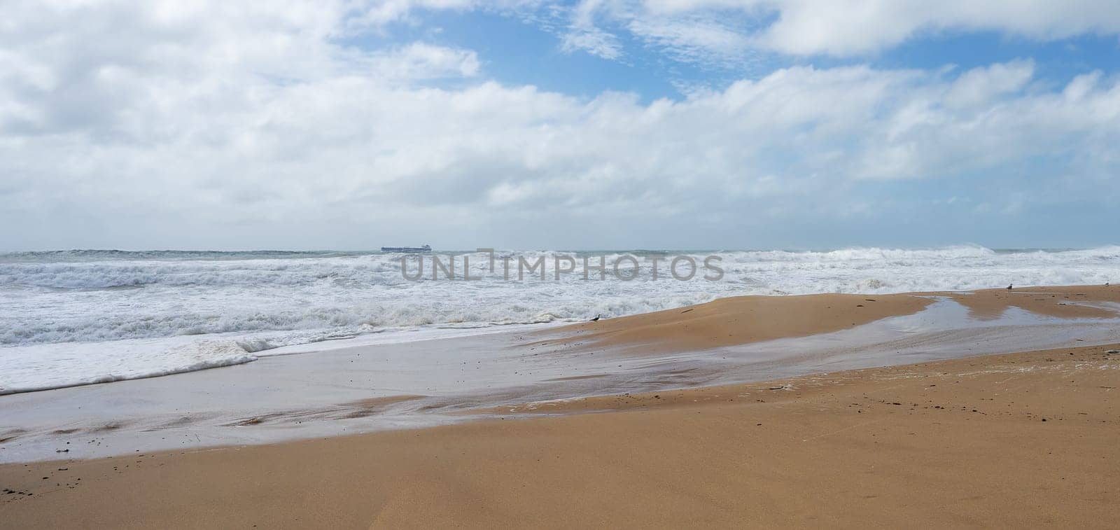 Cyclone Alfred Whipping up Sea as it travels down the Queensland coast causing dangerous surf conditions on all Sunshine Coast beaches