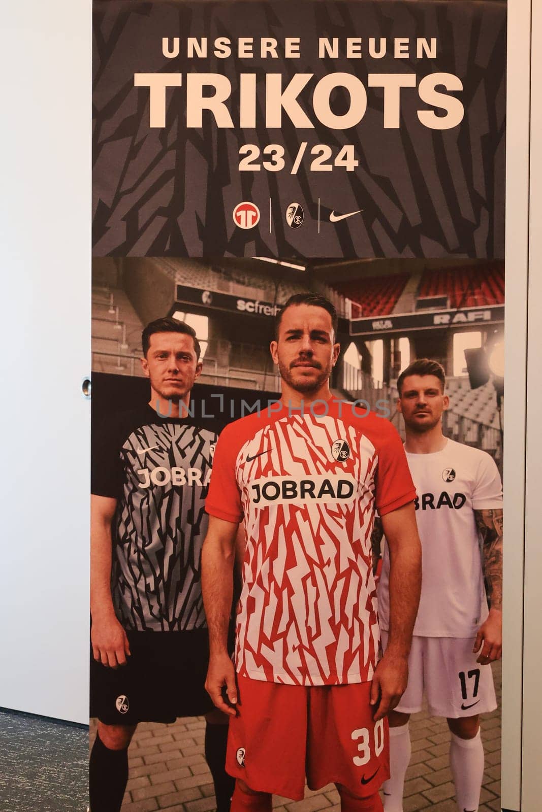 The new jersey of SC Freiburg is here: Michael Gregoritsch (SC Freiburg),Christian Günter (SC Freiburg) and Lukas Kübler (SC Freiburg) have already worn it - the Freiburg company is now the new main sponsor and jersey sponsor at the same time  REGULATIONS PROHIBIT ANY USE OF PHOTOGRAPHS AS IMAGE SEQUENCES AND/OR QUASI-VIDEONann  Photo: Joachim Hahne/johapress