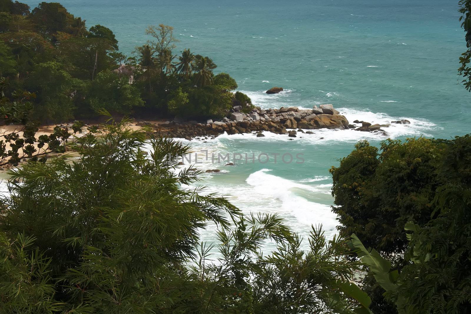 Bay near Kamala Beach. by GNNick