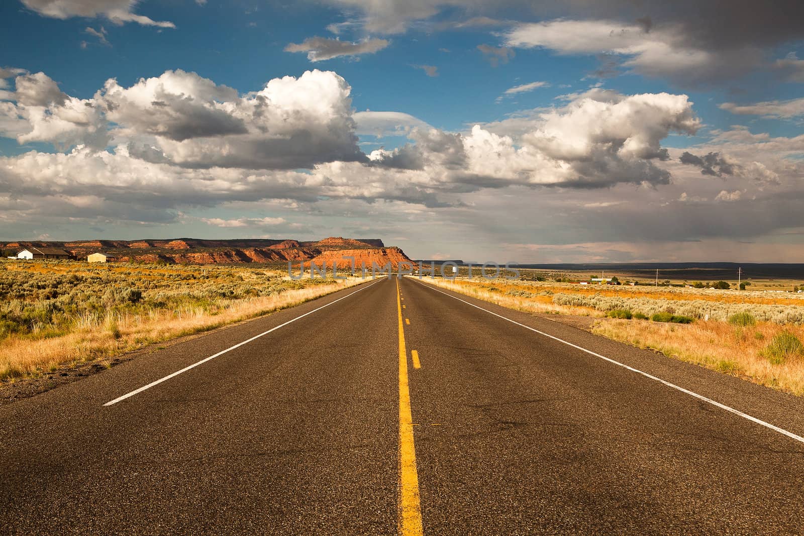 Empty road in Arizona by CaptureLight