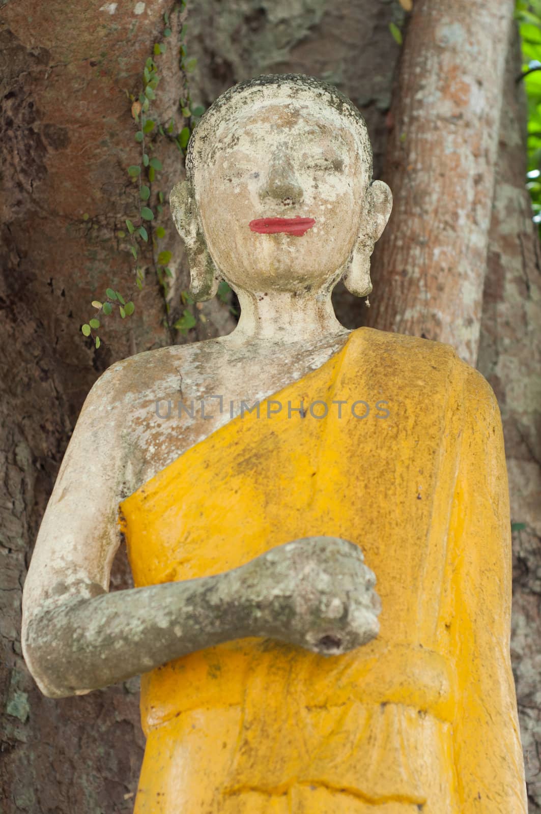 abandoned broken buddhism statue by ngarare