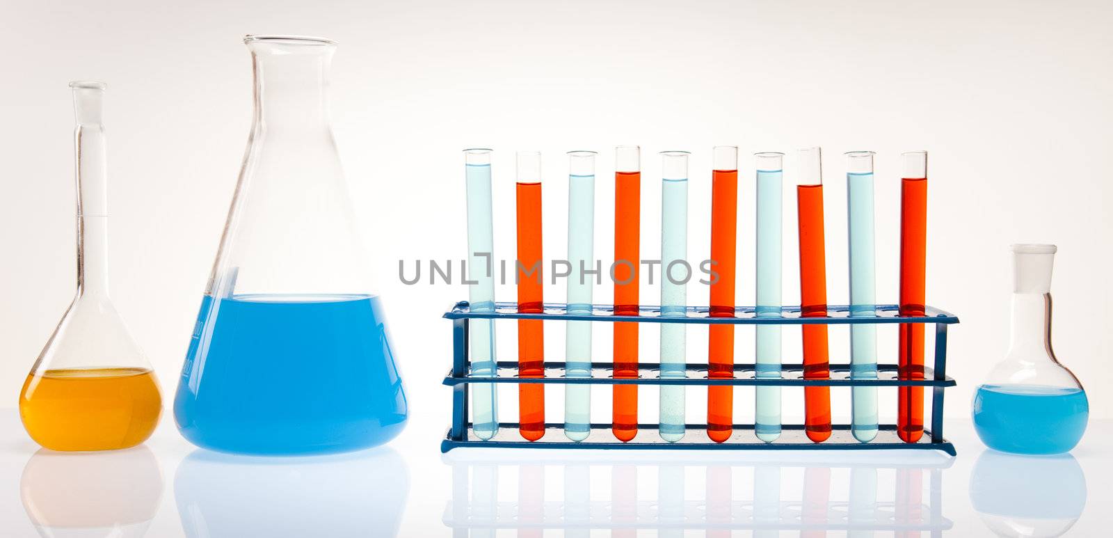 Laboratory glass by JanPietruszka